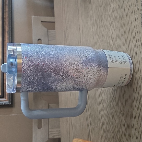 Stanley Quencher Tumbler with Handle - Picture 6 of 8